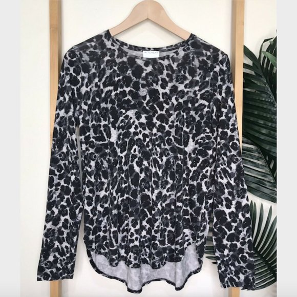 SOLD Witchery Animal Print Crew Neck Top XS - Picture 2 of 12